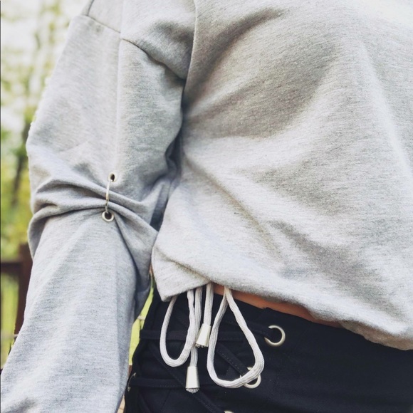 Gray top - Picture 3 of 3